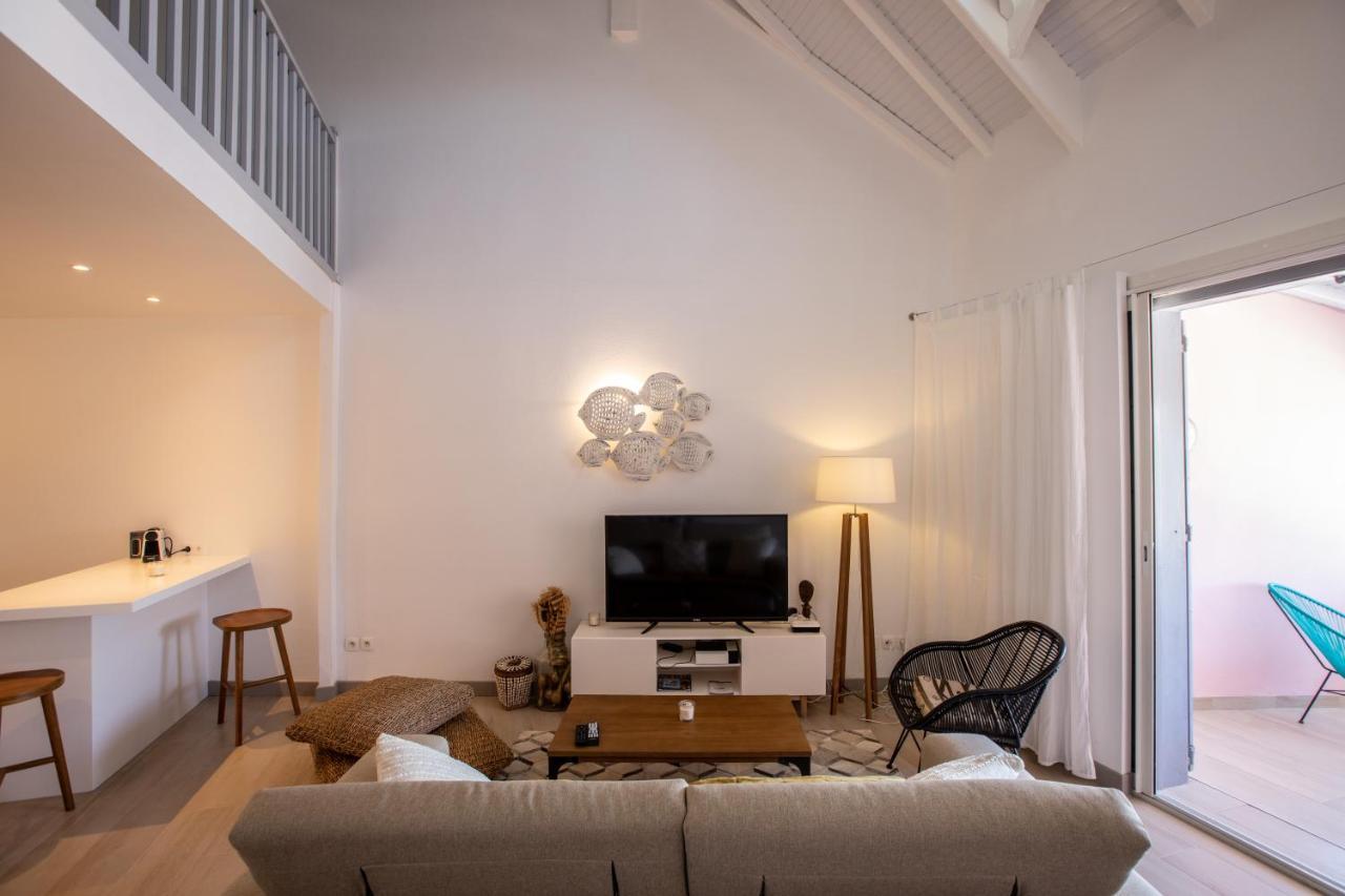 Stunning New Apartment With View Of Orient Bay Quarter of Orleans Kültér fotó
