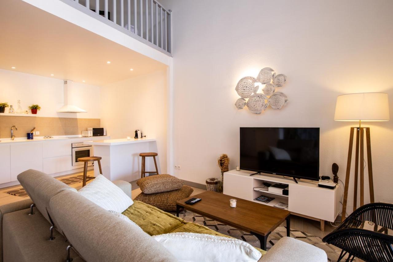 Stunning New Apartment With View Of Orient Bay Quarter of Orleans Kültér fotó