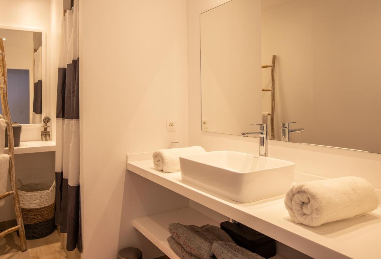 Stunning New Apartment With View Of Orient Bay Quarter of Orleans Kültér fotó